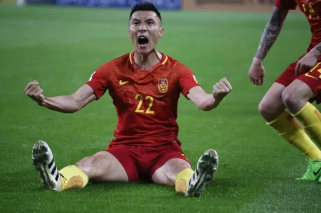 国足1比0战胜韩国中国球迷反应,国足7比0战胜球迷