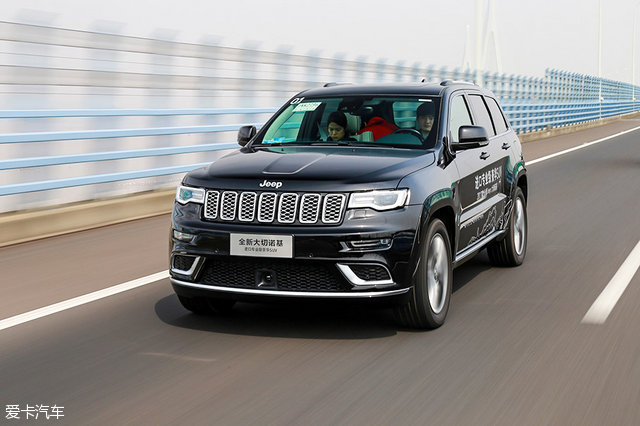 2017版大切诺基,jeep大切诺基3.6试驾视频