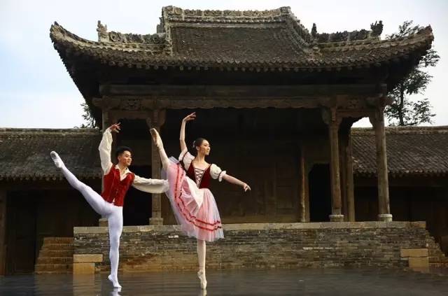 浪漫三月请你来舞蹈完整版,浪漫三月桃花红形体舞