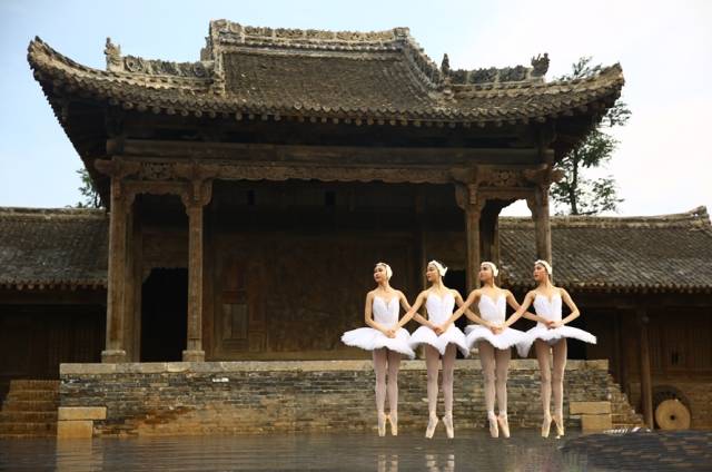 浪漫三月请你来舞蹈完整版,浪漫三月桃花红形体舞