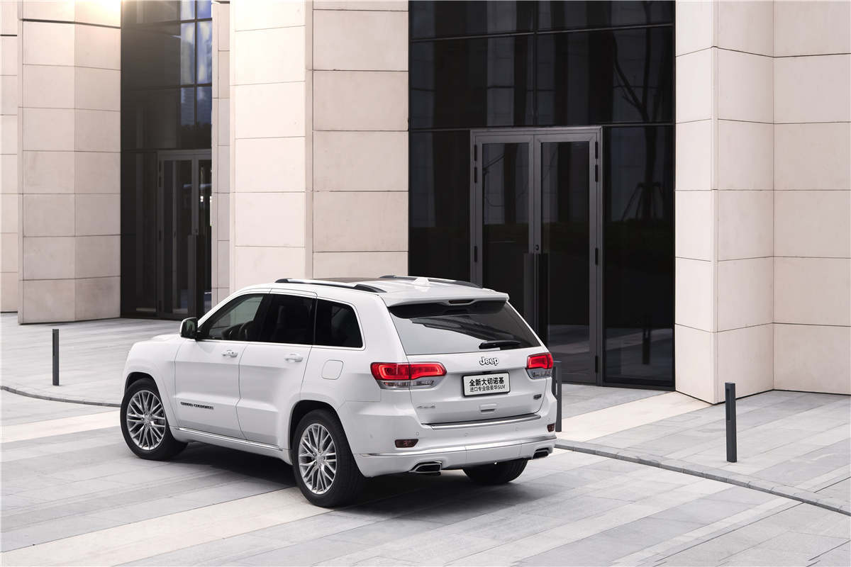 2022款jeep大切诺基海外试驾,试驾2018款jeep大切诺基