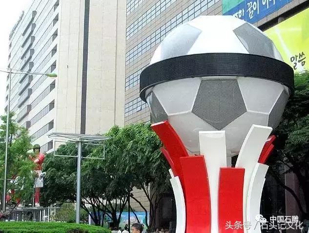 中国足球把球轰进自家球门,最强足球爆射