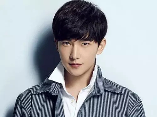 满头满脸是白头粉刺怎么去除,白头粉刺毛孔粗大怎么去除最有效