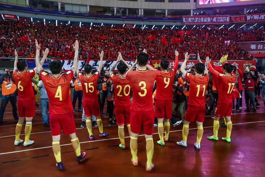 中韩争议判罚,中韩大战裁判判罚惹争议