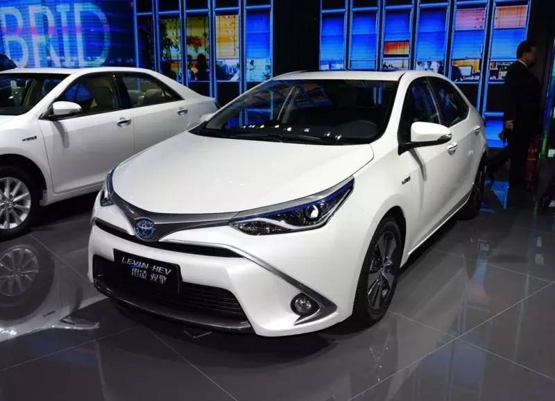 手动模式速度不够升不了挡吗,车静止状态抖动是什么原因