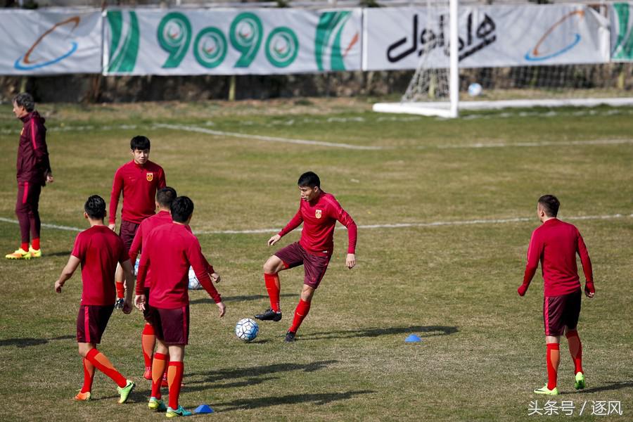 “菜地”球场接待国足！亚洲第一也惧怕中国队？