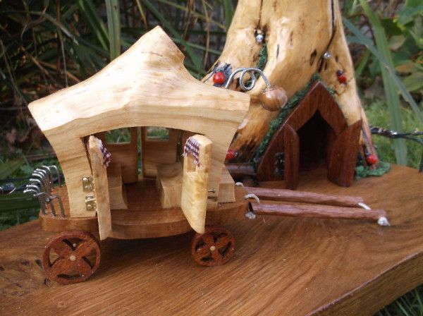 这个木艺玩家的爱好竟然是去公园捡垃圾！