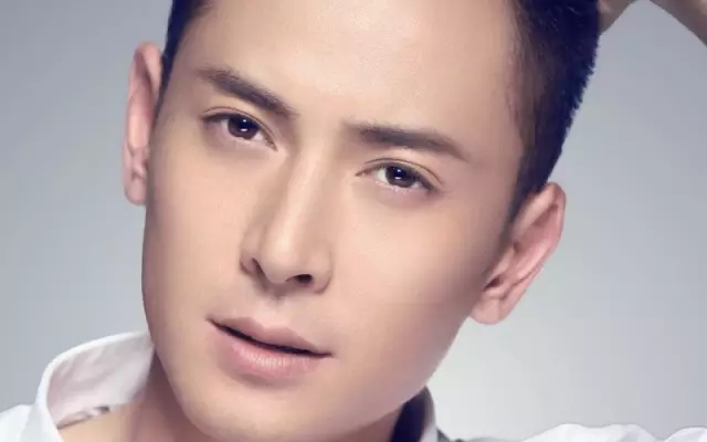 满头满脸是白头粉刺怎么去除,白头粉刺毛孔粗大怎么去除最有效