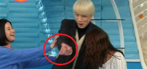 日本某女星推人撞孕妇，吓得全场惊慌，不仅不道歉还哈哈大笑？