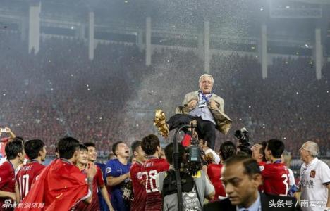 不达标开骂意外首发神换人里皮特色从恒大悄然植入国足