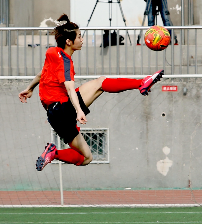 国足中韩长沙告捷,国足比赛张艺兴领唱