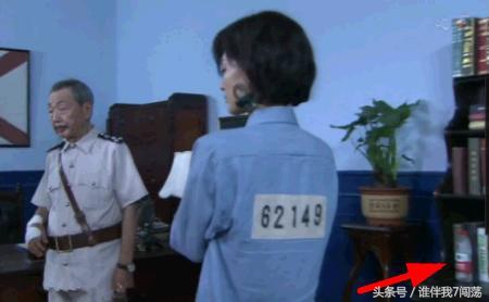 搞笑穿帮：周杰饰演的少年包青天中烧焦的尸体是两个黑人代替的！