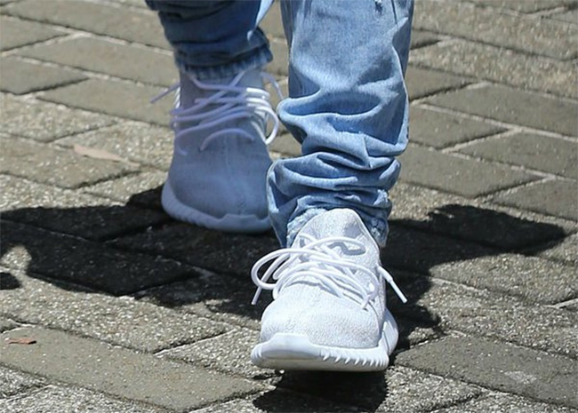 一双高价的鞋你却不知道怎么洗？唯独有这双白斑马！