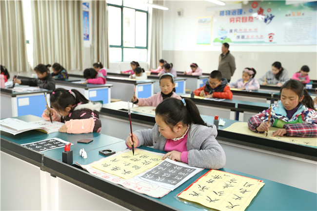 鍏畨閲戝畨鍖烘竻姘存渤瀛︽牎,鍏畨甯傛竻姘存渤瀛︽牎鏁欒偛