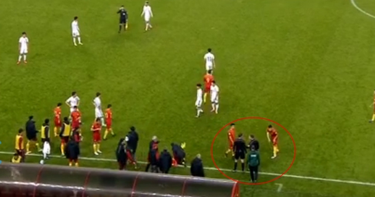 中韩争议判罚,中韩大战裁判判罚惹争议