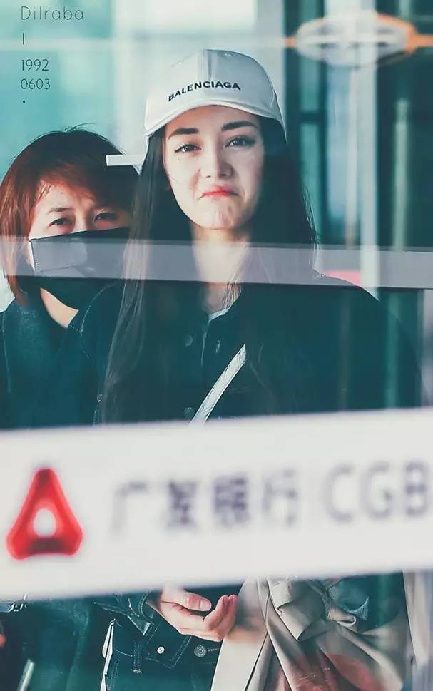 迪丽热巴穿搭曝光,迪丽热巴最新的穿搭品牌