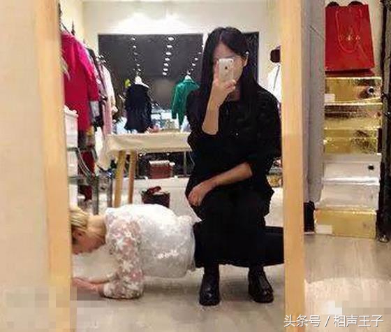 姑娘，别再抬脚了，整个车厢都弥漫着你臭袜子的味道