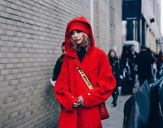 今年不用买包了，买一打肩带就行