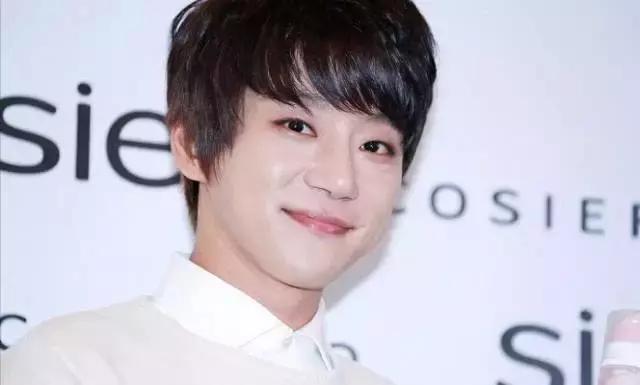 脸色痘印残留的黑色怎么才能消除,斑点痘印皮肤暗沉怎么改善