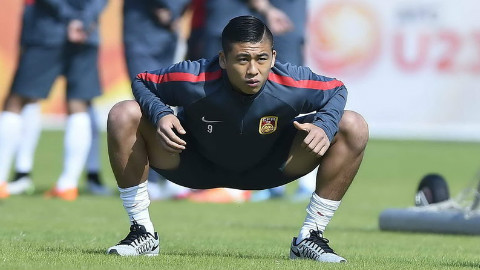 让我流下眼泪的不止昨夜的酒,让我流下眼泪的不止是昨夜的酒