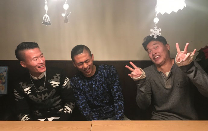 让我流下眼泪的不止昨夜的酒,让我流下眼泪的不止是昨夜的酒