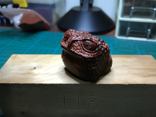 小叶紫檀木刻蟾蜍