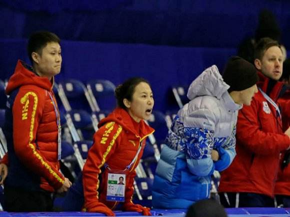 里皮优雅训练视频,里皮踢球姿势