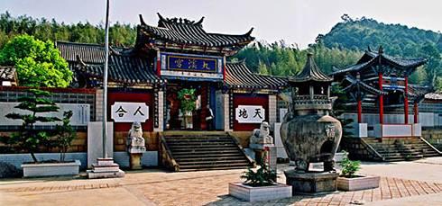 浜戝崡娉歌タ鍘跨編濂虫紓浜悧,浜戝崡绾㈡渤娉歌タ缇庡コ