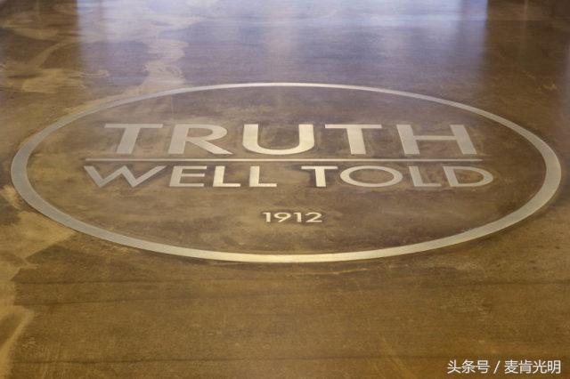 飞上天和太阳肩并肩,上天与太阳肩并肩的下一句