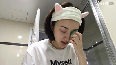 景甜自嘲体重超过50公斤,景甜直播间首秀霸屏