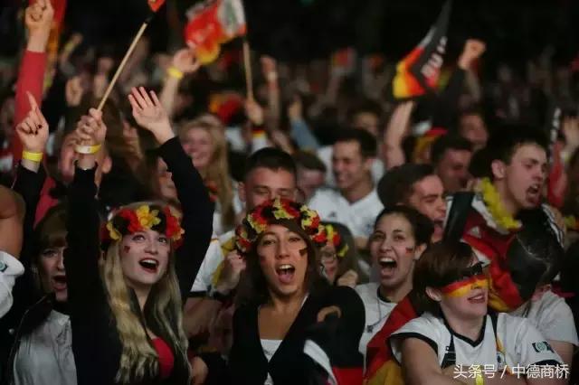 德国足球比赛的球迷有多少,为什么中国人喜欢德国足球