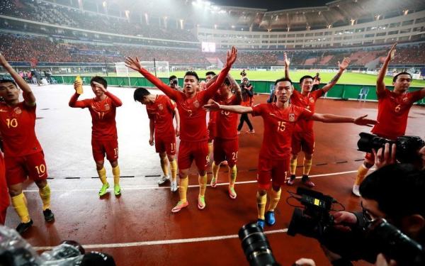 贺龙体育场的笑容，由里皮和中国队一起守护