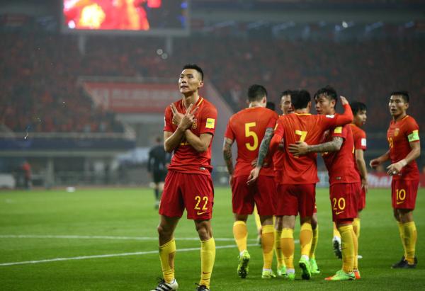 贺龙体育场的笑容，由里皮和中国队一起守护