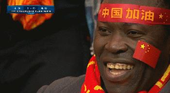 让我流下眼泪的不止昨夜的酒,让我流下眼泪的不止是昨夜的酒