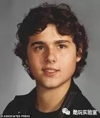 美国史上最惨无人道实验，双胞胎被迫性别重置，得知真相双双自杀