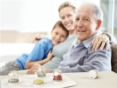 老年人癫痫手脚抽搐严重吗,癫痫手脚抽搐是什么原因