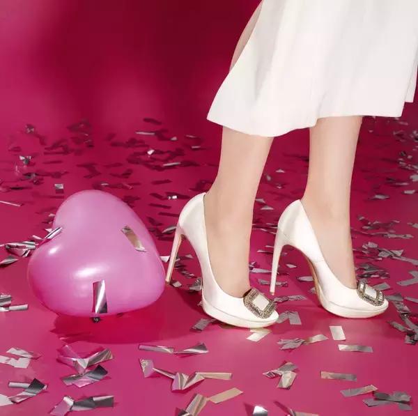 全球十大最美婚鞋品牌,适合脚宽脚胖的红色婚鞋测评