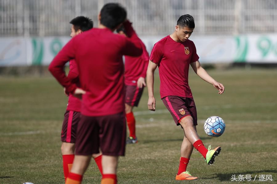 “菜地”球场接待国足！亚洲第一也惧怕中国队？