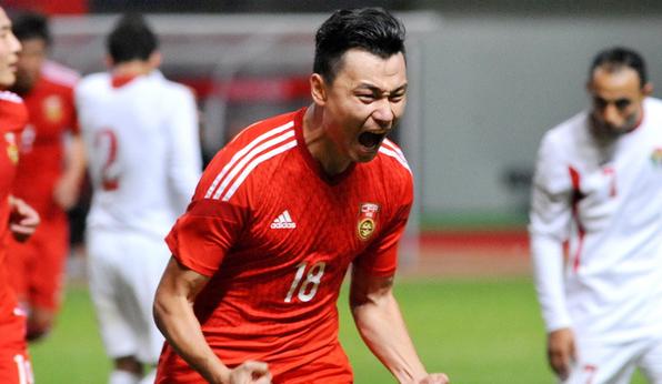 国足客场0-1伊朗全场,国足0-3伊朗止步八强