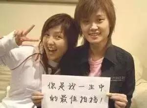 如果时光倒流你还会选择认识她吗,如果时光倒退你还会爱他吗