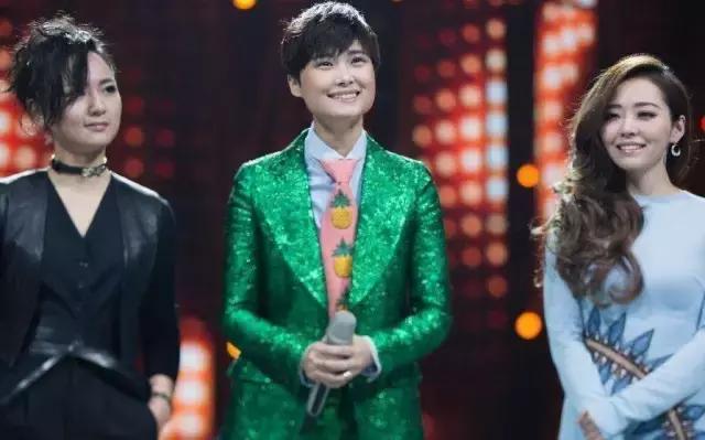 如果时光倒流你还会选择认识她吗,如果时光倒退你还会爱他吗