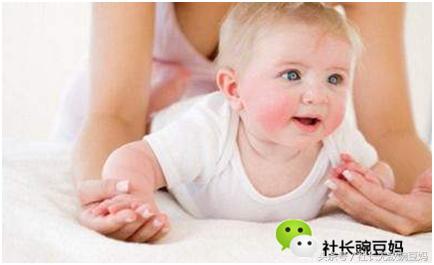 小孩全身小红点是湿疹还是痱子,婴儿脸上起红疙瘩不痒是什么原因
