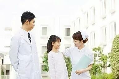 白癜风早期会有小米粒疙瘩吗,儿童白癜风早期治愈率90%