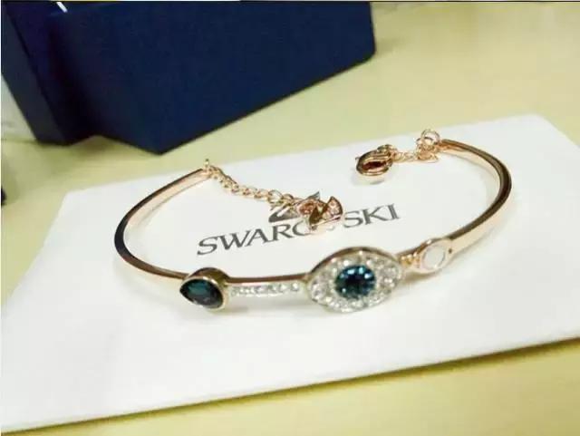 当职场添上时尚的元素，给你不一样的生活体验