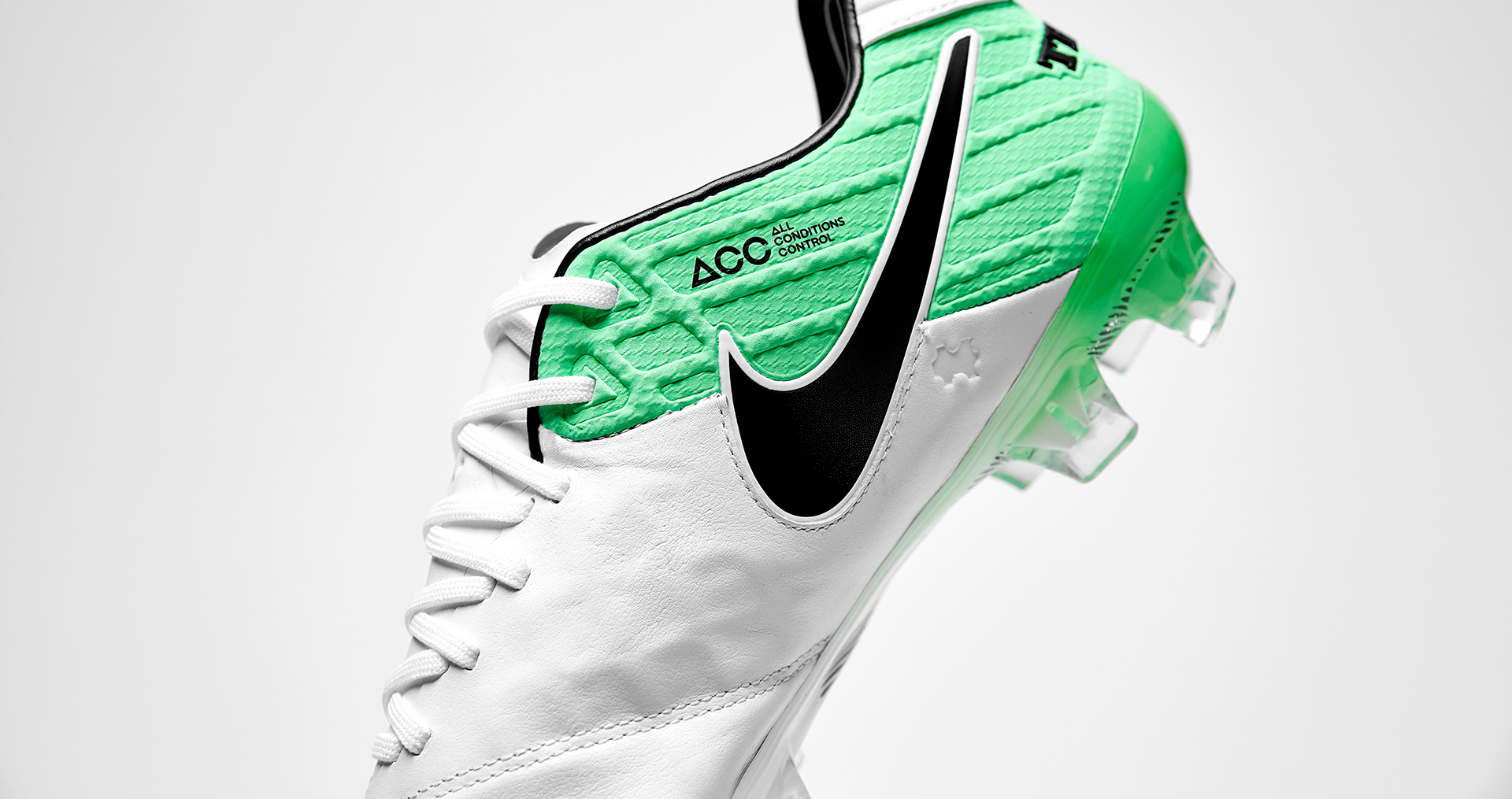 传奇6足球鞋次顶测评,6代战靴