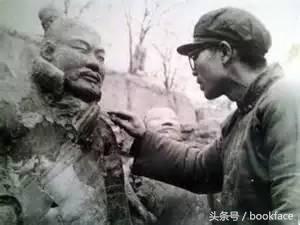 一群男人列队欢迎,霸道总裁出场一群男生迎接