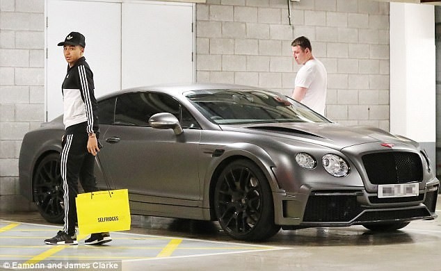 最新新闻早报十分钟,早报新闻今日头条