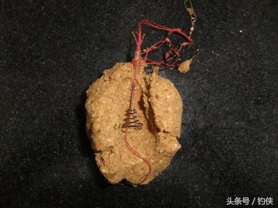 钓鱼爆炸钩与饵料的正确使用方法,爆炸钩正确挂饵钓底方法