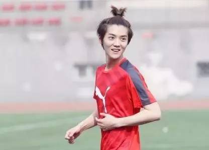 鹿晗真正的素颜照,鹿晗现在素颜照