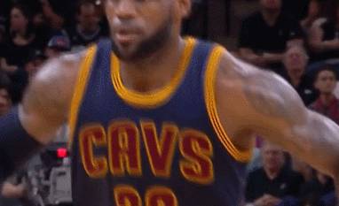 一肘就把詹皇击倒？这个*男美**子竟……